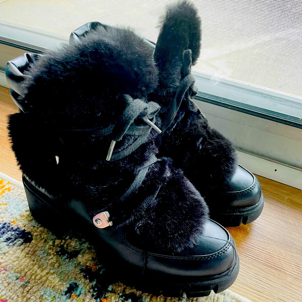 XOXO fur boots with laces. Very comfortable. Worn 1x.